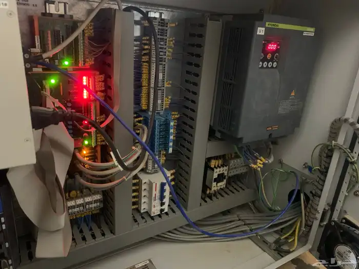 صيانة وبرمجة ماكينة cnc الماني 3