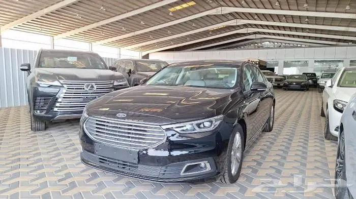 فورد تورس 2022 نص فل اللون اسود 2