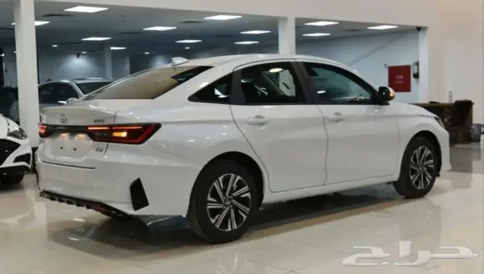 افضل العروض التمويليه تويوتا YX يارس بنزين 2023 19