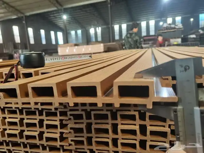 بمناسبة اليوم الوطني. بديل الخشب الخارجي 2