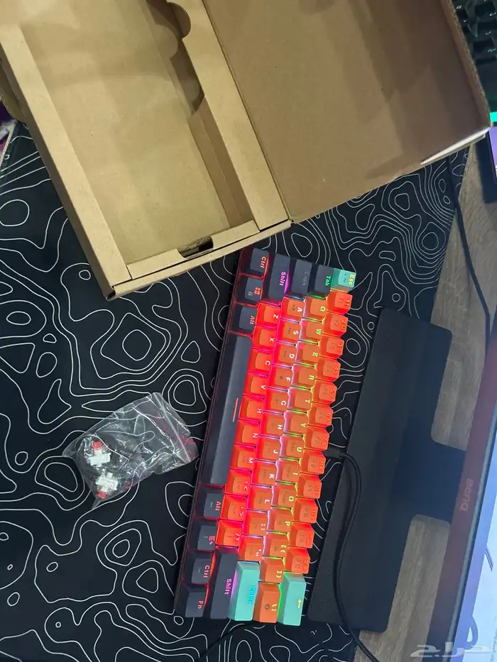 كيبورد جديد حرفيا مع سلكه 4