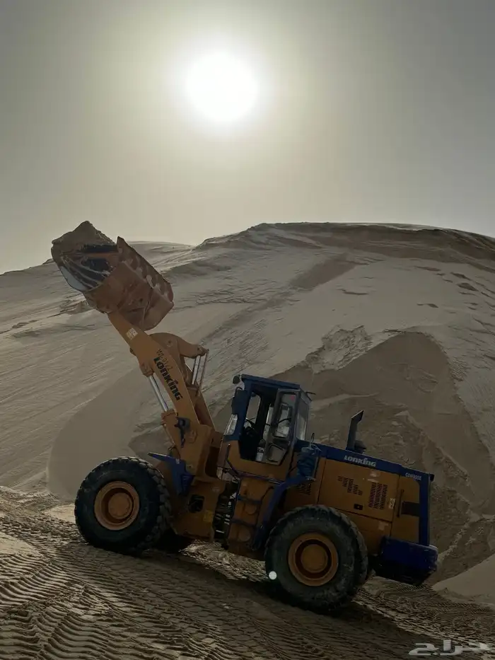 بوكلين وشيول رخص ارامكو للايجار Bucket and loader for rent 0