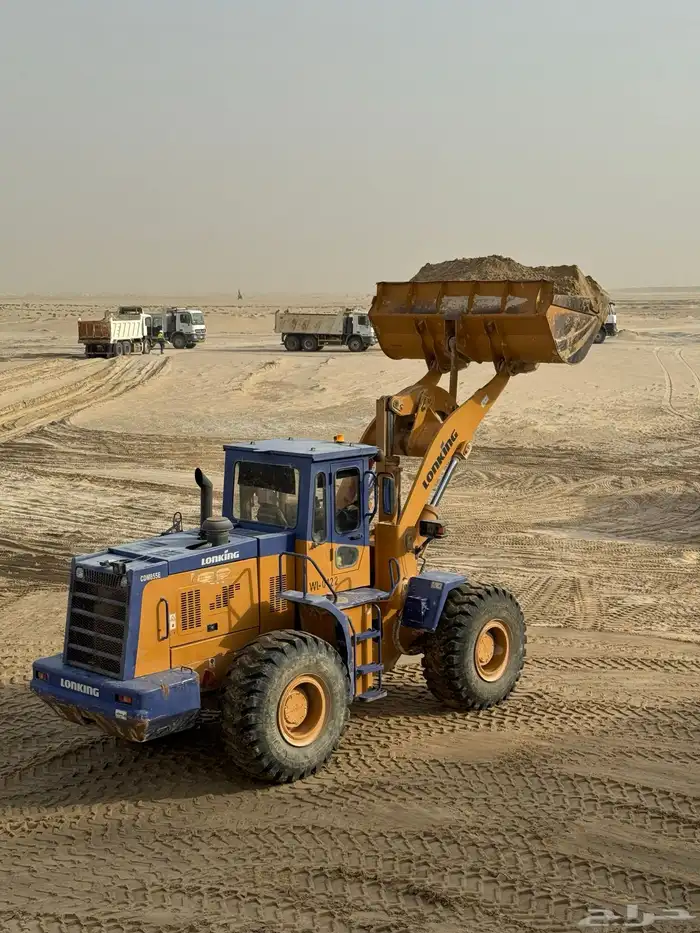 بوكلين وشيول رخص ارامكو للايجار Bucket and loader for rent 1