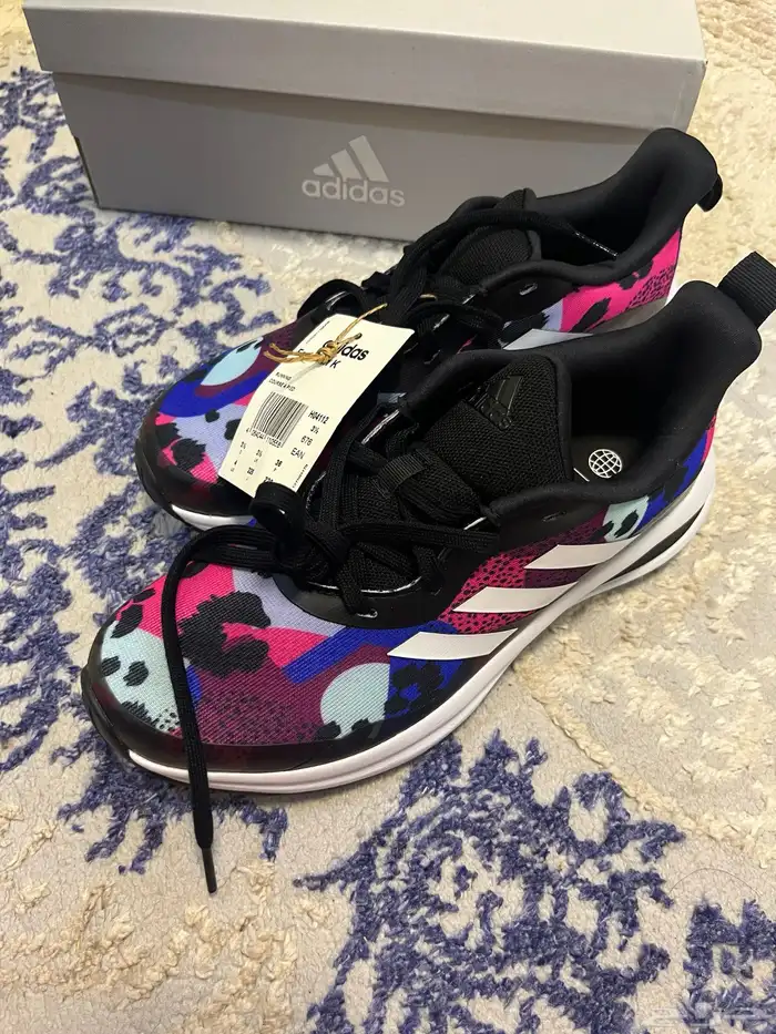 جزمة نسائية 0