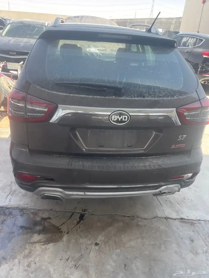 بي واي دي S7 1