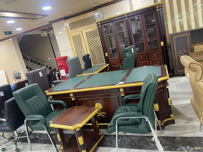 مكاتب اخضر طاولات اجتماع لون اخضر كنب جلد اخضر كراسي اخضر 3