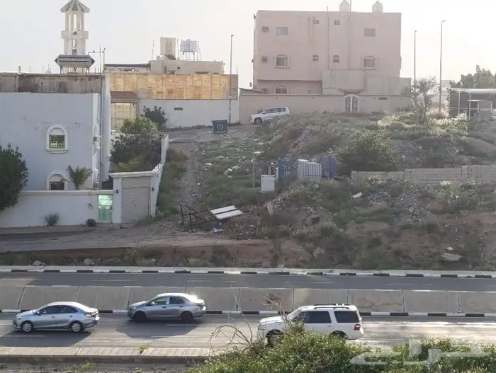 عقار على أرض تجارية على طريق الملك عبد الله (الأربعين) 4