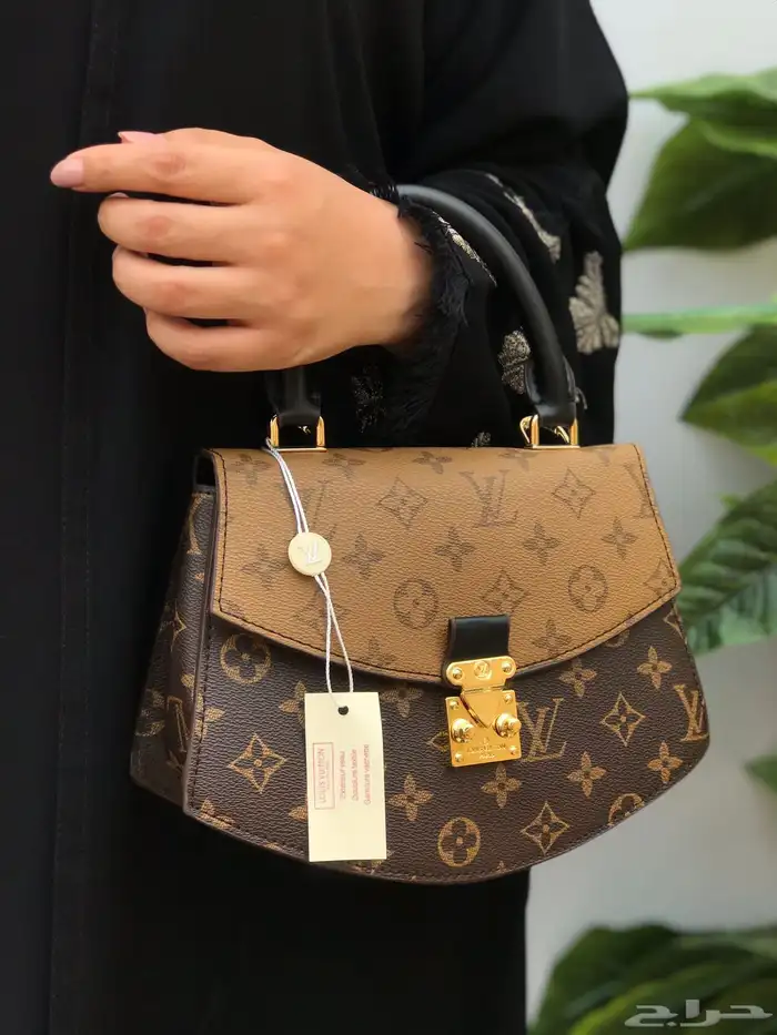 عروض اليوم الوطني بدت بعض الشنط ب155 والشوزات ب 194بس 91