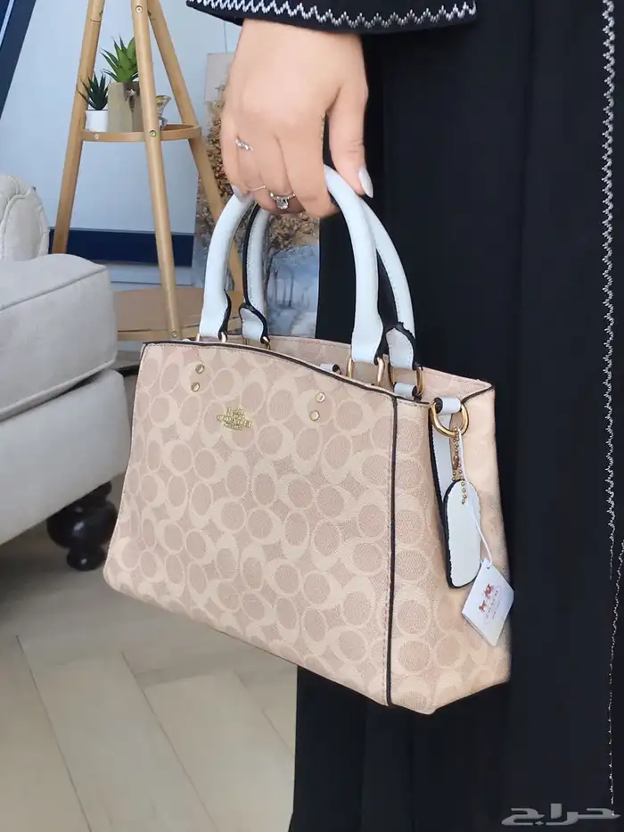 عروض اليوم الوطني بدت بعض الشنط ب155 والشوزات ب 194بس 88