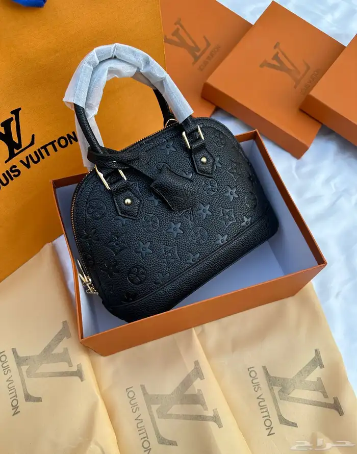 عروض اليوم الوطني بدت بعض الشنط ب155 والشوزات ب 194بس 76