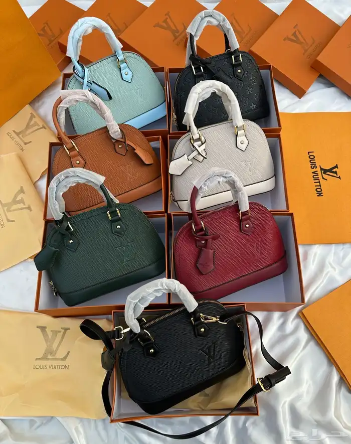 عروض اليوم الوطني بدت بعض الشنط ب155 والشوزات ب 194بس 78