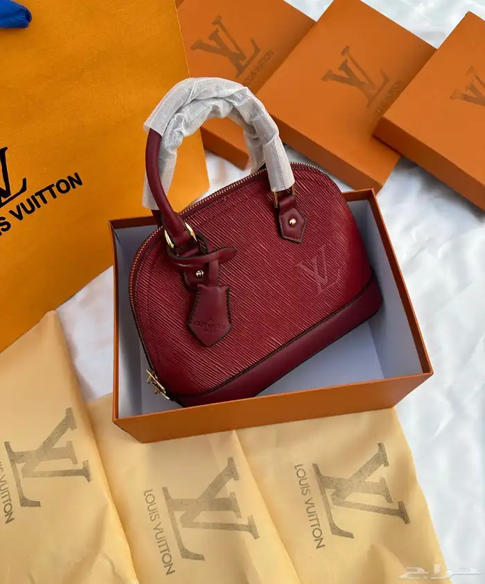 عروض اليوم الوطني بدت بعض الشنط ب155 والشوزات ب 194بس 75