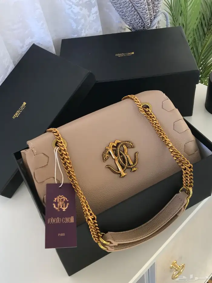 عروض اليوم الوطني بدت بعض الشنط ب155 والشوزات ب 194بس 80