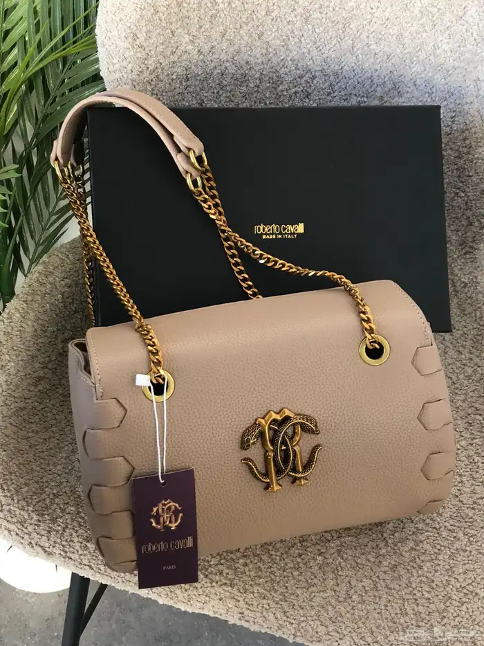 عروض اليوم الوطني بدت بعض الشنط ب155 والشوزات ب 194بس 79