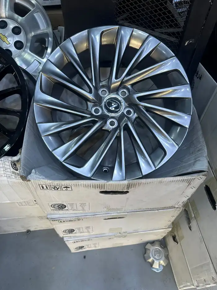 جنوط لكزس جي اي 350 درجه اولى ضمان خمس سنوات نفس لون الوكال 0