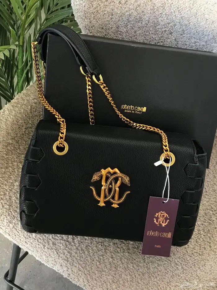 عروض اليوم الوطني بدت بعض الشنط ب155 والشوزات ب 194بس 82