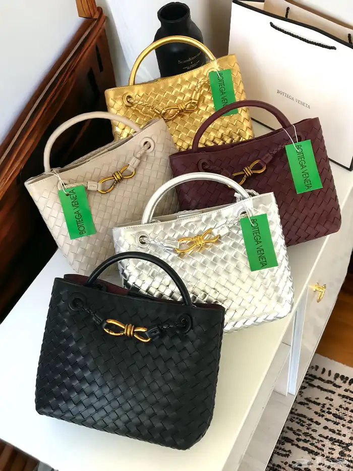 عروض اليوم الوطني بدت بعض الشنط ب155 والشوزات ب 194بس 35