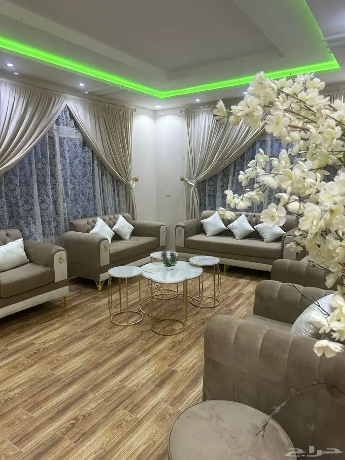 استراحة و شاليه أحلى الليالي عرض القسمين 320 ريال فقط 6