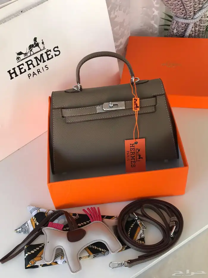 عروض اليوم الوطني بدت بعض الشنط ب155 والشوزات ب 194بس 66