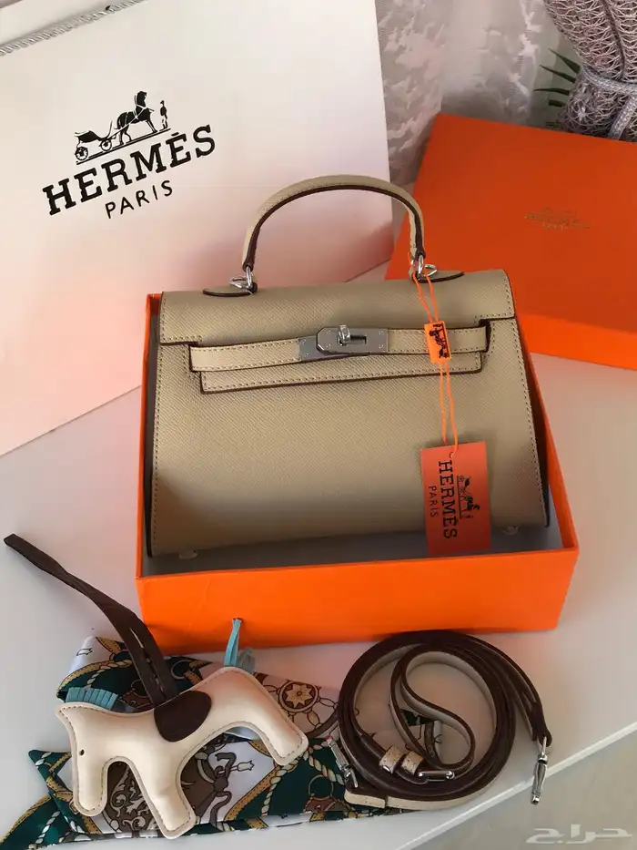 عروض اليوم الوطني بدت بعض الشنط ب155 والشوزات ب 194بس 65