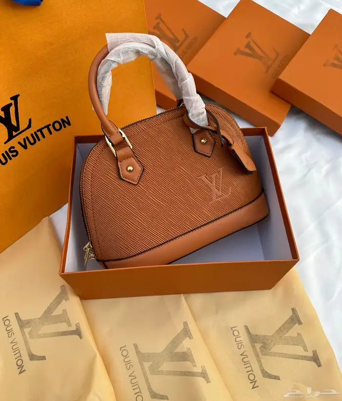 عروض اليوم الوطني بدت بعض الشنط ب155 والشوزات ب 194بس 71