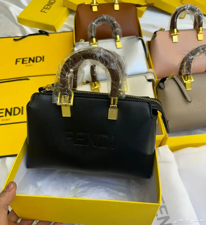 عروض اليوم الوطني بدت بعض الشنط ب155 والشوزات ب 194بس 61