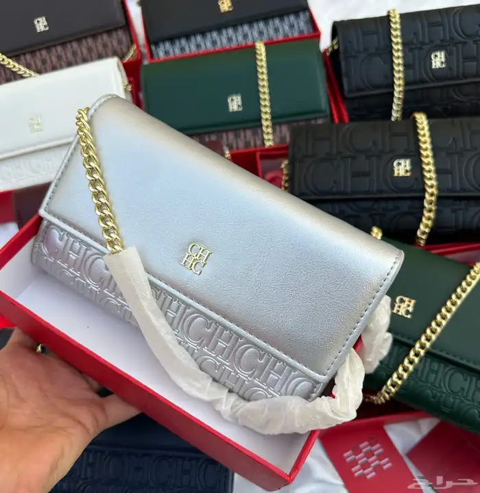 عروض اليوم الوطني بدت بعض الشنط ب155 والشوزات ب 194بس 53