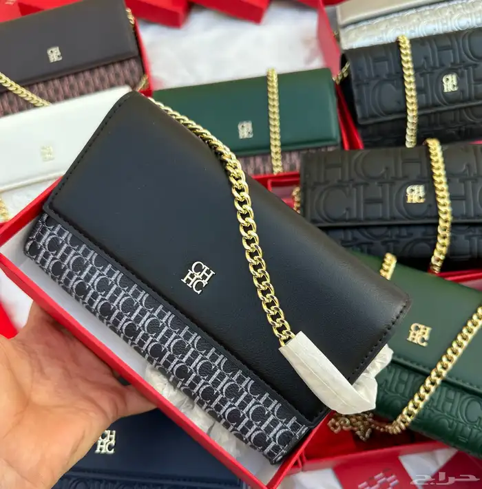 عروض اليوم الوطني بدت بعض الشنط ب155 والشوزات ب 194بس 52