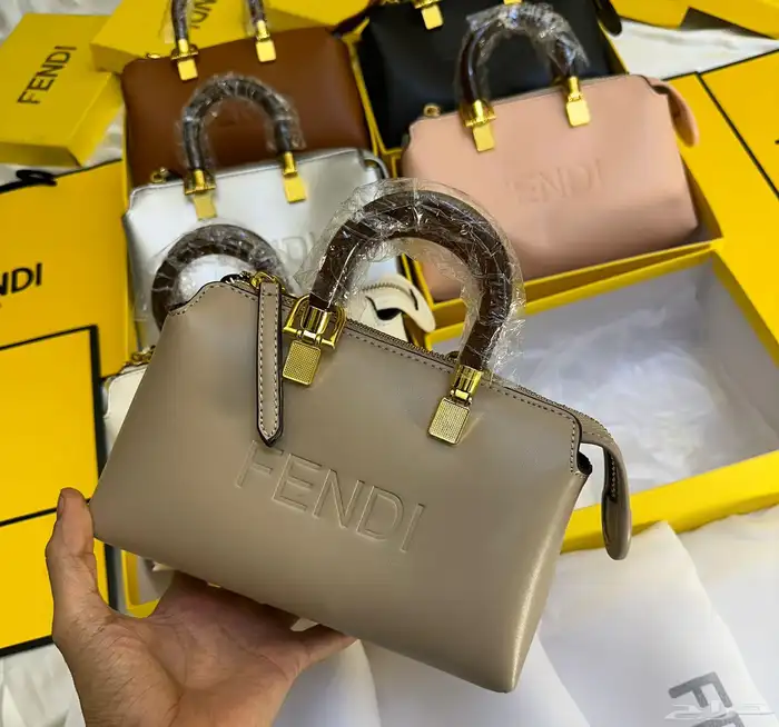 عروض اليوم الوطني بدت بعض الشنط ب155 والشوزات ب 194بس 56