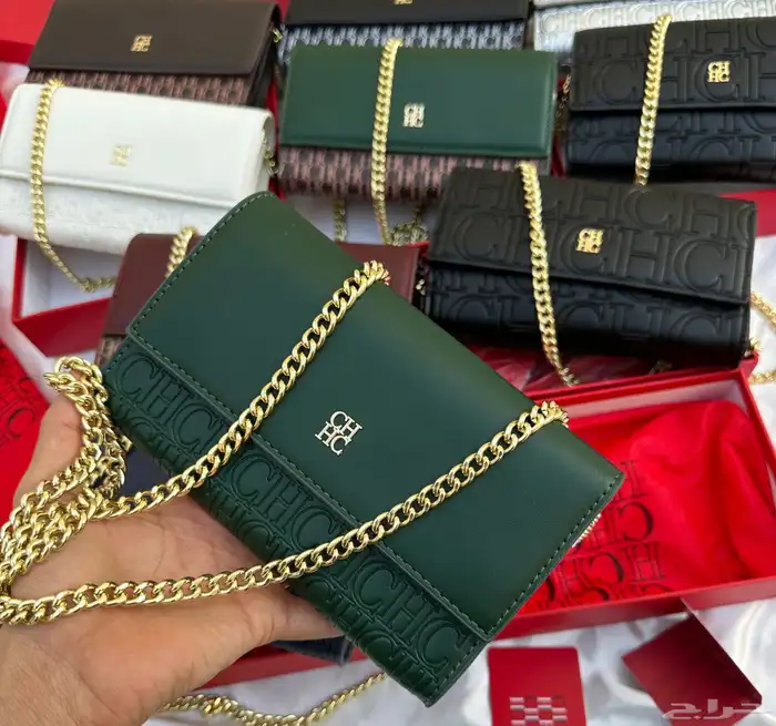 عروض اليوم الوطني بدت بعض الشنط ب155 والشوزات ب 194بس 47