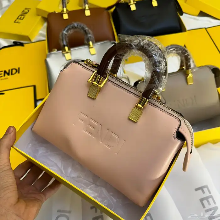 عروض اليوم الوطني بدت بعض الشنط ب155 والشوزات ب 194بس 58