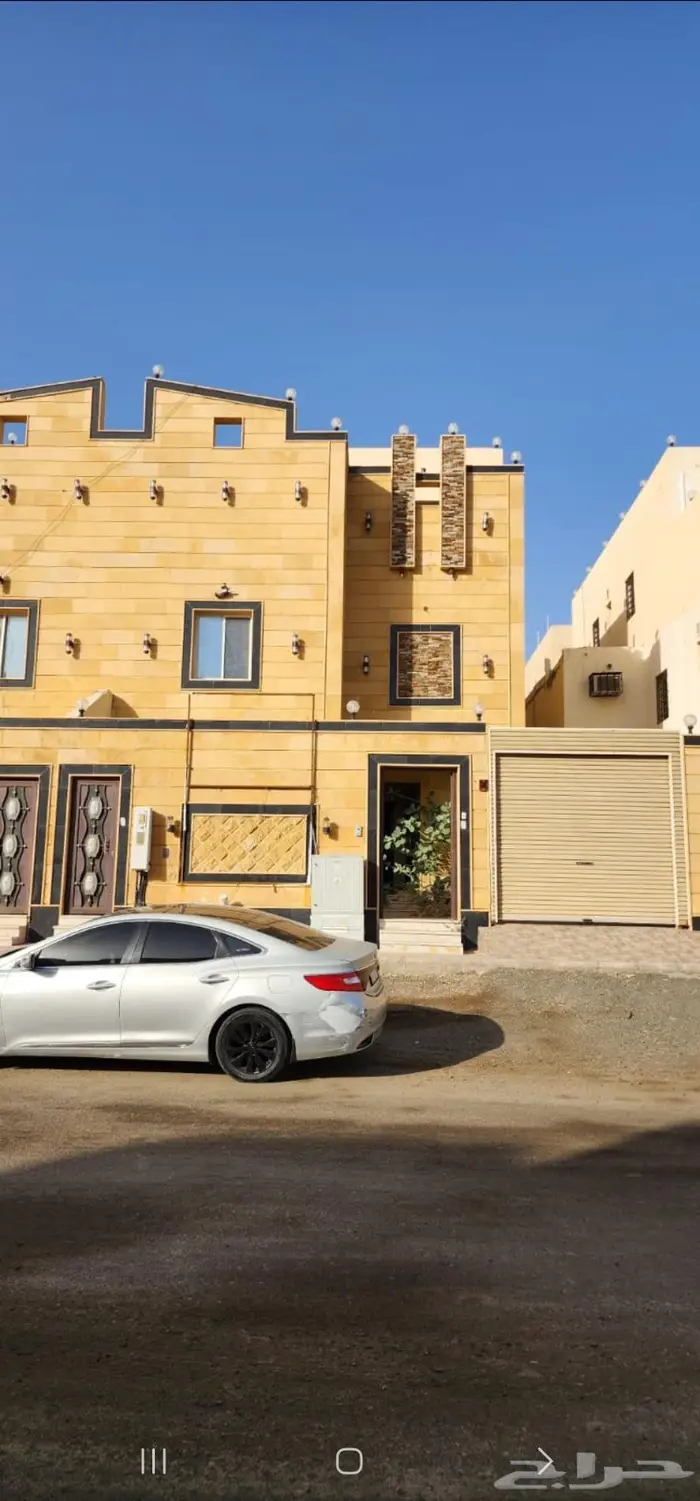 فيلا للبيع في حي الفردوس قريب طريق المدينه 4