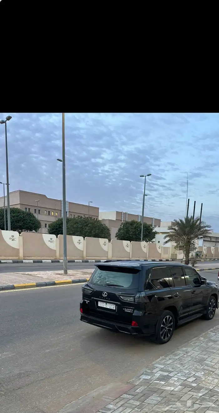 للبيع لكزس ديزل أسود داخل بيج 2019 3