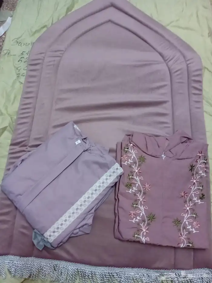 سجاد بشنط   شراشف صلاه كلوش بمخنق مطاط.اطقم اطفال صلاه 21