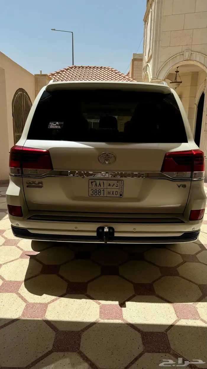 تم البيع للبيع لاند كروزر 2019 GXR تورينق بحالة الوكالة 5