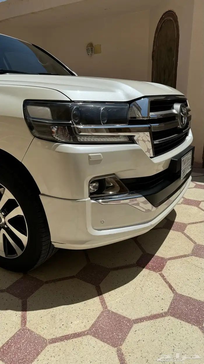 تم البيع للبيع لاند كروزر 2019 GXR تورينق بحالة الوكالة 11