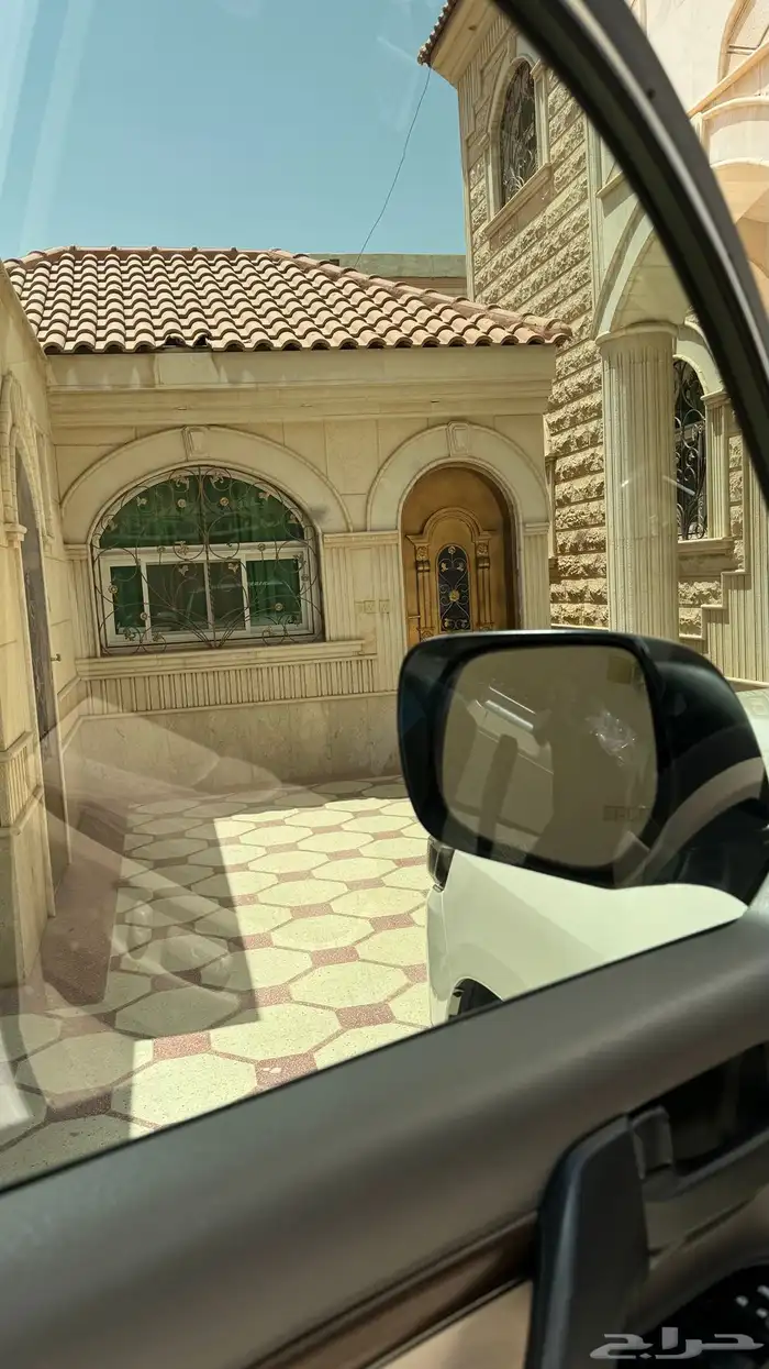 تم البيع للبيع لاند كروزر 2019 GXR تورينق بحالة الوكالة 19