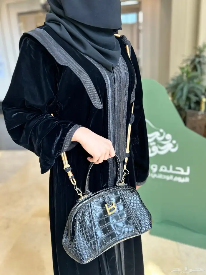 وصل حديثا تعليقة شنطة العقال المقصب مقاسين250 ريال 6