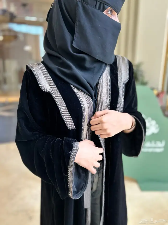 لكل عبايه حكايه عبايات فاخره تطريز وخرز وتطريز يدوي ورسم 17