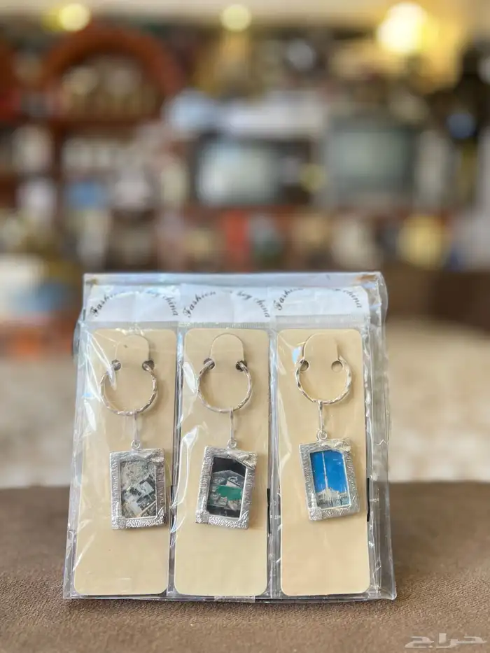 درزن ميداليات مخزنة قديمة 0