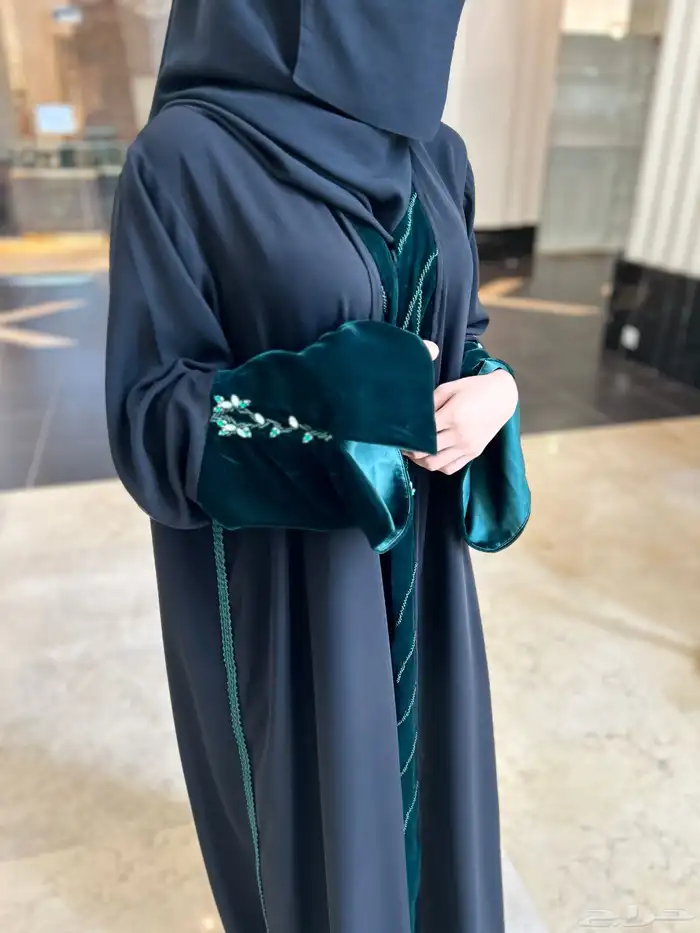 لكل عبايه حكايه عبايات فاخره تطريز وخرز وتطريز يدوي ورسم 8