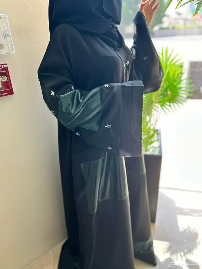 لكل عبايه حكايه عبايات فاخره تطريز وخرز وتطريز يدوي ورسم 5