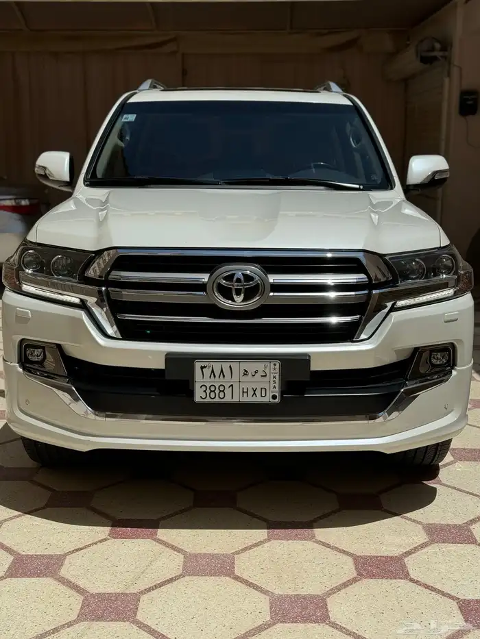 تم البيع للبيع لاند كروزر 2019 GXR تورينق بحالة الوكالة 0
