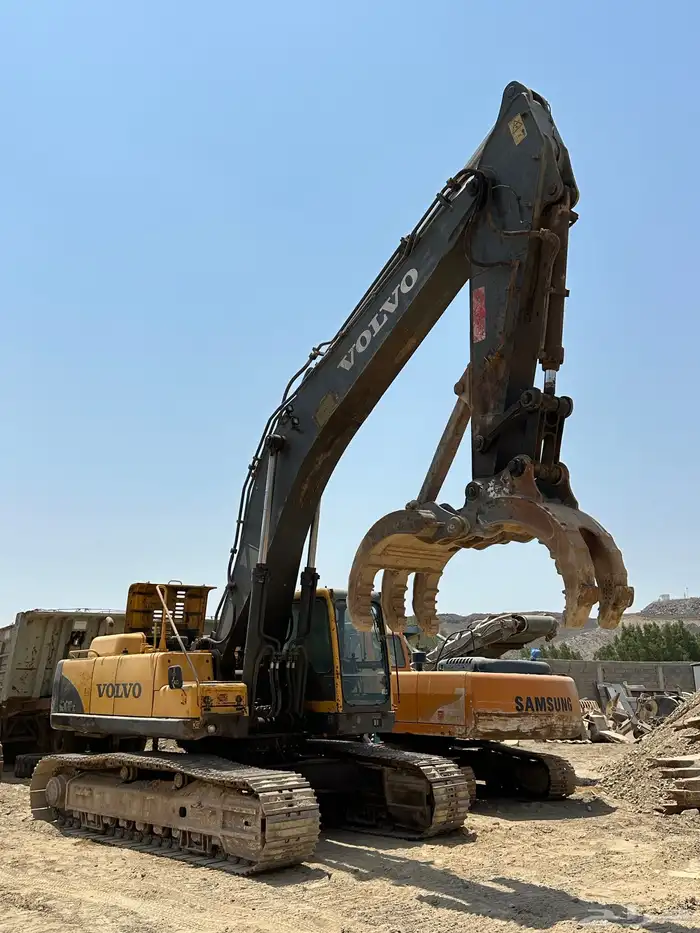 للإيجار بكلين كماش صخري 1