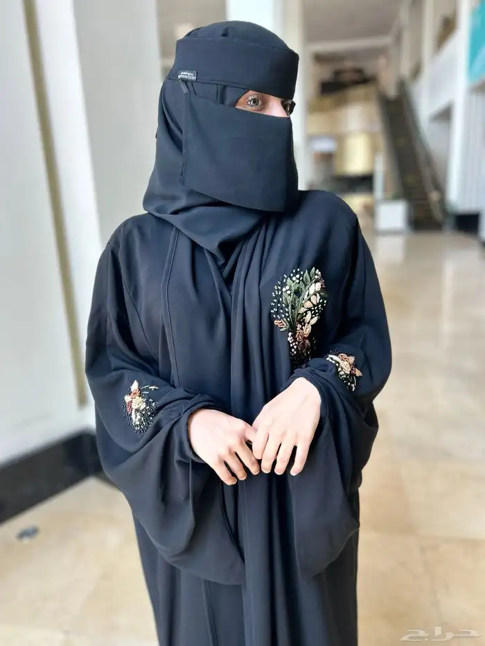 لكل عبايه حكايه عبايات فاخره تطريز وخرز وتطريز يدوي ورسم 14