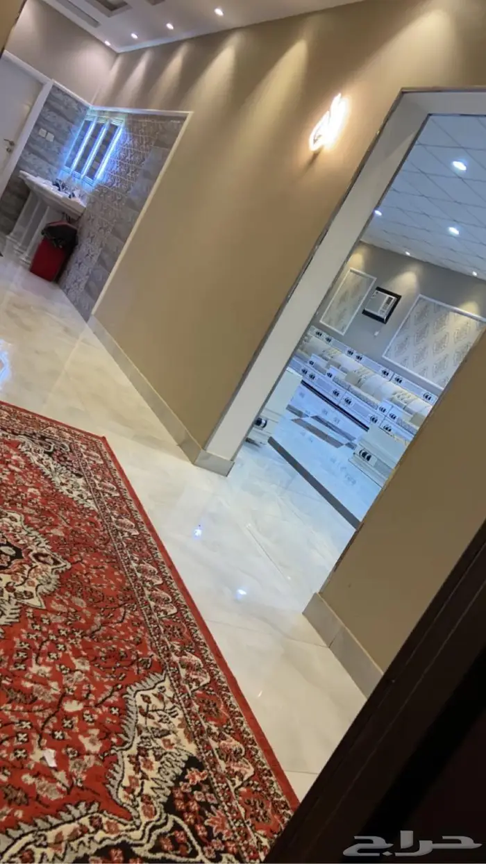 استراحه للايجار قسمين وحوشين ومدخلين ومسبح كبير 23