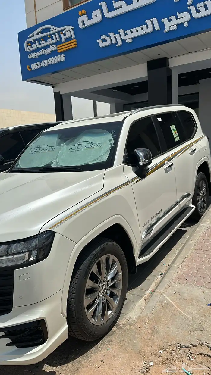 مكتب تاجير سيارات فارهة وعروض خاصه 2