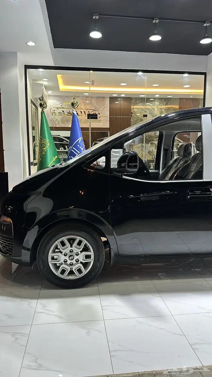 مكتب تاجير سيارات فارهة وعروض خاصه 5