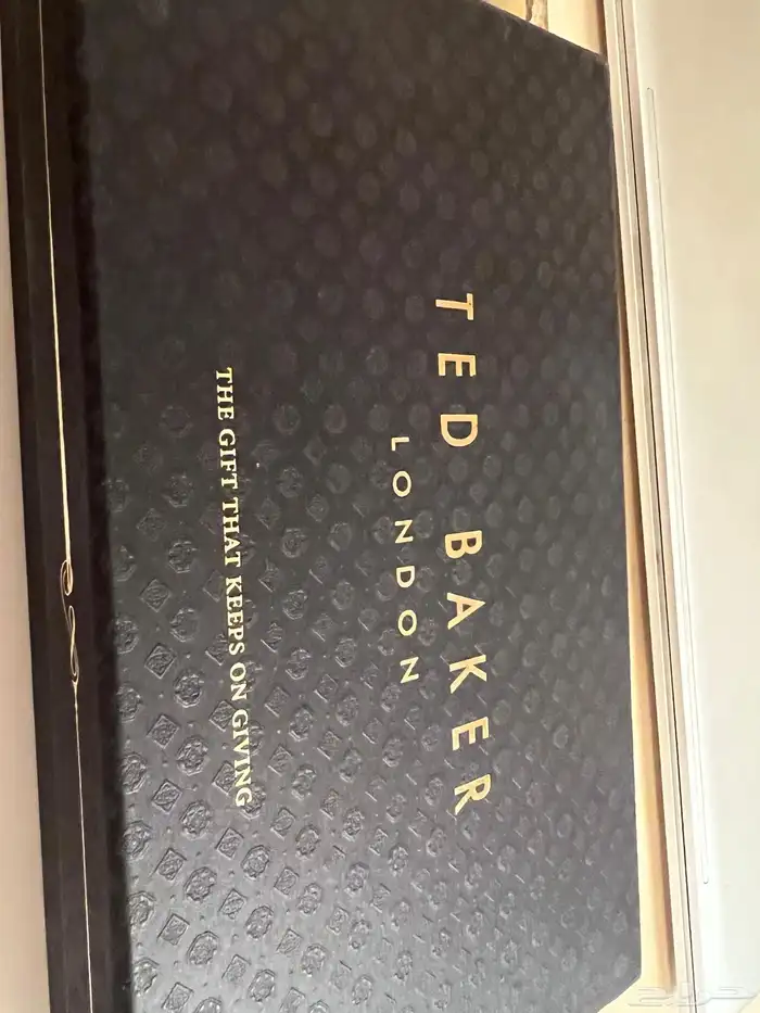 بوك وأسوارة تد بيكر Ted baker 5