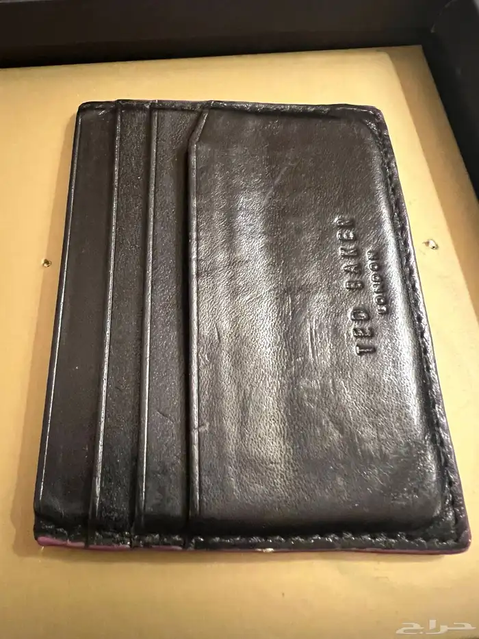 بوك وأسوارة تد بيكر Ted baker 7